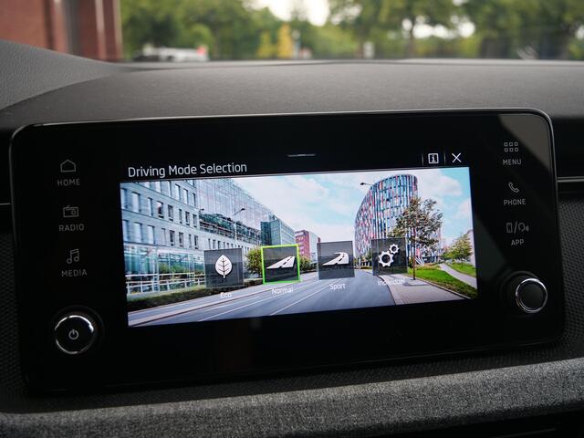 Skoda Kamiq 1.0 TSI Business Edition 116 Pk Automaat DAB / Apple Carplay / Camera