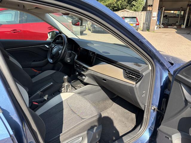 Skoda Kamiq 1.0 TSI Business Edition TREKHAAK CRUISE CARPLAY PDC