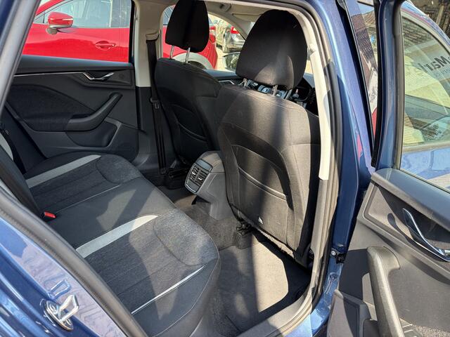 Skoda Kamiq 1.0 TSI Business Edition TREKHAAK CRUISE CARPLAY PDC