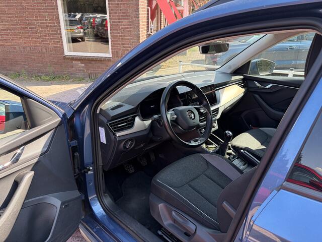 Skoda Kamiq 1.0 TSI Business Edition TREKHAAK CRUISE CARPLAY PDC