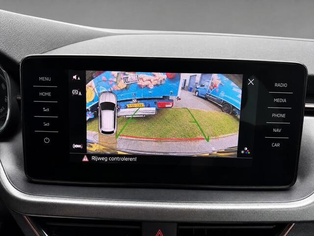 Skoda Kamiq 1.0 TSI Business Edition / Digitaal dashboard / Navigatie / LED / Camera / Zwenkbare trekhaak /