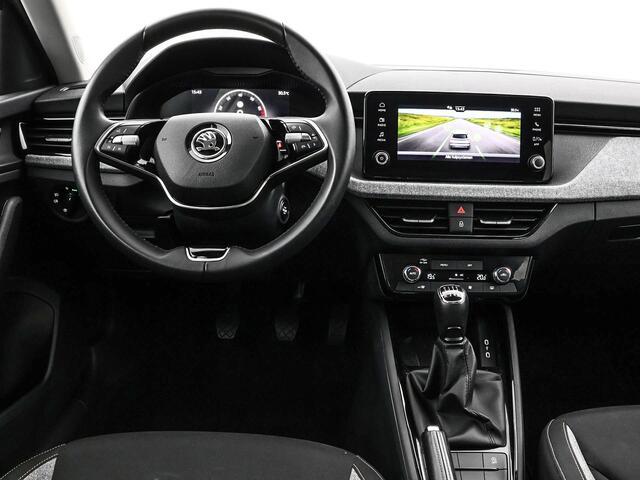 Skoda Kamiq 1.0 TSI 115pk Selection · Apple/Android Car Play · P-Sensoren · Cruise Control · DAB · 16'' Inch · Garantie t/m 17-06-2028 of 100.000km