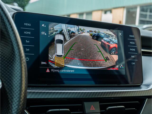 Skoda Kamiq 1.0 TSI Sport Monte Carlo PANO MATRIX LED AMUNDSEN AUDIO CAMERA BLACK OPTIC
