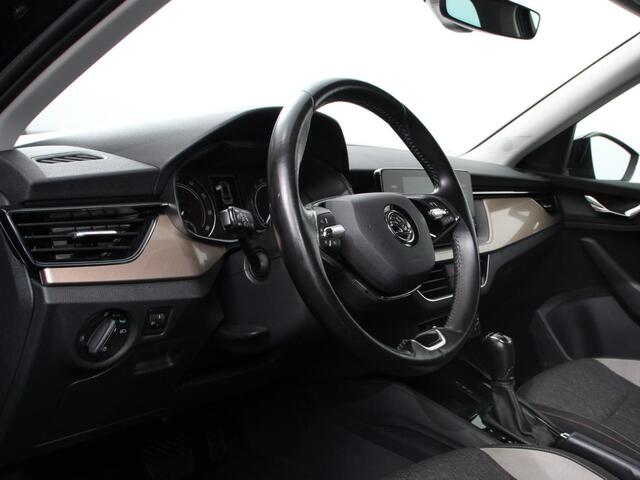 Skoda Kamiq 1.0 TSI 110pk DSG Style Navigatie Apple Carplay / Android auto Parkeersensor achter Cruise Control Verwarmbare voorstoelen Extra getint glas Climate Control