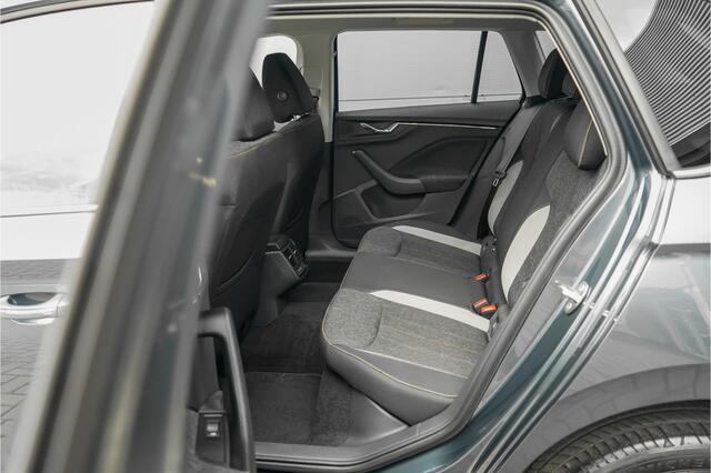 Skoda Kamiq 1.5 TSI ACT Business Edition Camera Trekhaak Stuur & Stoelverw