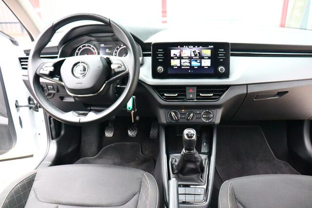 Skoda Kamiq 1.0 TSI Ambition O.a: Airco, Cruise, Carplay, PDC, DAB, Etc. All-in prijs!