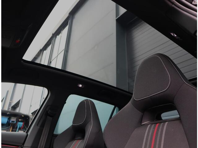 Skoda Kamiq 1.5 TSI ACT Monte Carlo Pano | Camara | Stoel en Stuurverwarming | Carplay | LED