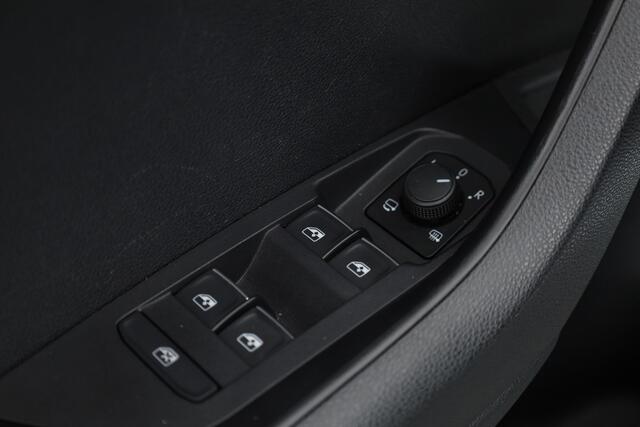Skoda Karoq 1.5 TSI ACT DSG | Navi | Adapt. cruise | Camera | Stoelverw. | Elek. Achterklep | LED