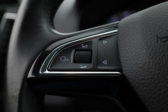 Skoda Karoq 1.5 TSI ACT DSG | Navi | Adapt. cruise | Camera | Stoelverw. | Elek. Achterklep | LED