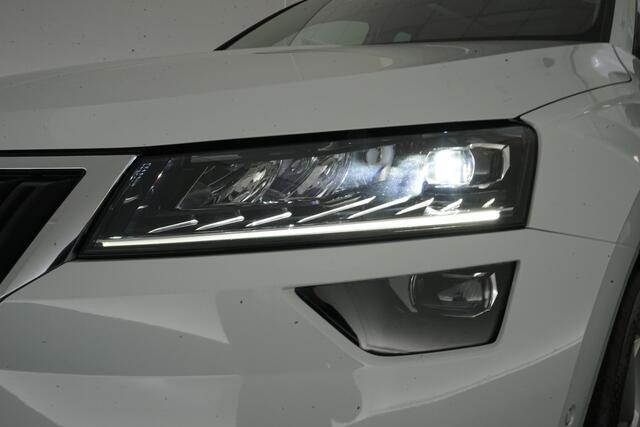 Skoda Karoq 1.5 TSI ACT Business Edition | Trekhaak | Pano