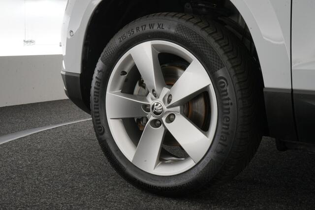 Skoda Karoq 1.5 TSI ACT Business Edition | Trekhaak | Pano