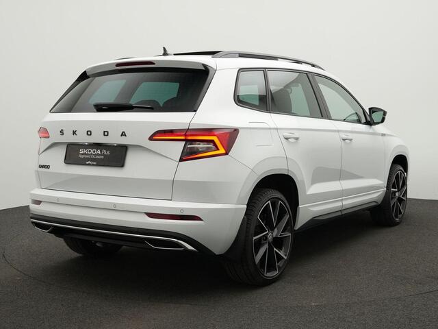 Skoda Karoq 1.5 TSI 150 pk DSG ACT Sportline Business | Panoramadak | Stoel-/achterbankverwarming | CANTON