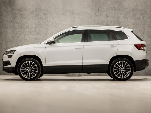 Skoda Karoq 1.0 TSI Sport Deluxe Automaat (APPLE CARPLAY, GROOT NAVI, CAMERA, LEDER/ALCANTARA, STOELVERWARMING, SPORTSTOELEN, ADAPTIVE CRUISE, GETINT GLAS, PARKEERSENSOREN, LED KOPLAMPEN, NIEUWE APK, NIEUWSTAAT)