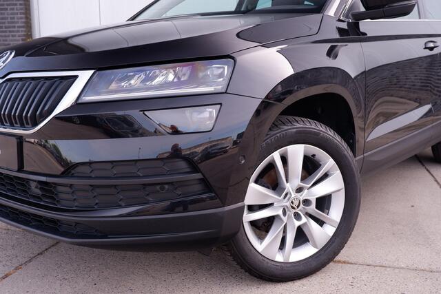 Skoda Karoq 1.5 TSI ACT Style | LED | Navi | Carplay | Virtual Cockpit | Camera | PDC
