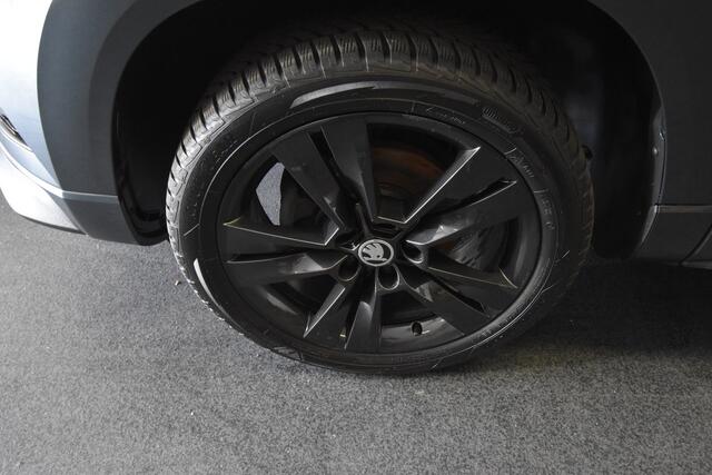 Skoda Karoq 1.5 TSI ACT Sportline Business , TREKHAAK , NAVI , CLIMATR , LMV18 , A UITRIJ CAM ,