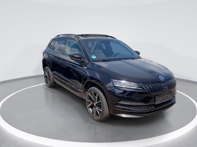 Skoda Karoq 1.5 TSI ACT Sportline Business · Panoramadak · Navigatie · 360° Camera + Parkeersensoren ·