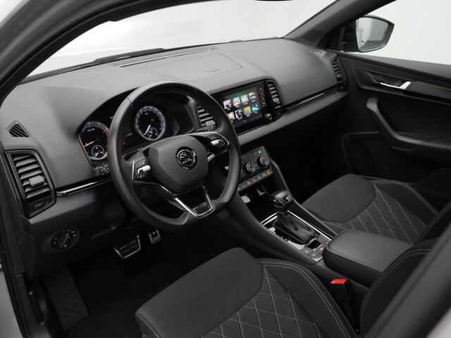 Skoda Karoq Sportline Business 1.5 TSI 150 pk DSG | Panoramadak | Trekhaak | Stoelverwarming | Achteruitrijcamera | Navigatie | Driving Mode Selection | 19 inch