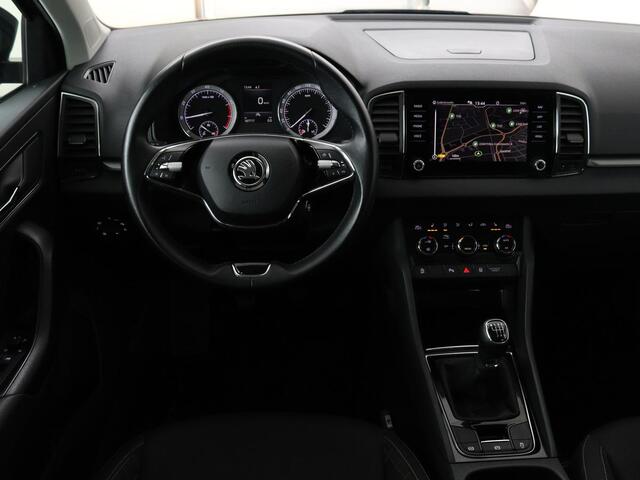 Skoda Karoq 1.0 TSI Business Edition | Panoramadak | Stoelverwarming | Trekhaak | Carplay | Navigatie | Climate control | Parkeerhulp | Cruise control