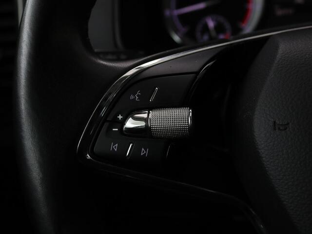 Skoda Karoq 1.0 TSI Business Edition | Panoramadak | Stoelverwarming | Trekhaak | Carplay | Navigatie | Climate control | Parkeerhulp | Cruise control