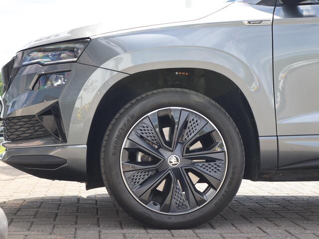 Skoda Karoq 1.5 TSI 150 pk ACT Sportline Business | Navigatie | LED | SmartLink | Camera | Adaptive Cruise | Climatronic | Digital Cockpit | Fabrieksgarantie tot 28-01-2028 of 60.000km |