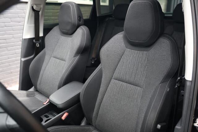 Skoda Karoq 1.5 TSI ACT 150PK BUSINESS ED. Pano/Virtual/Trekh/Stoelverw
