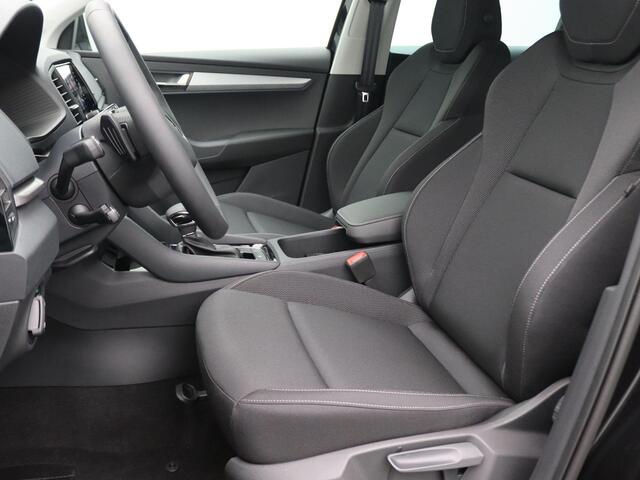 Skoda Karoq 1.5 TSI ACT Business Edition 150PK DSG wegklapbare trekhaak, full led, adaptive cruise, lane assist, elek. bedienbare achterklep, keyless, stuur-stoelverwarming, achteruitrijcamera, 18" lichtmetaal