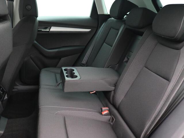 Skoda Karoq 1.5 TSI ACT Business Edition 150PK DSG wegklapbare trekhaak, full led, adaptive cruise, lane assist, elek. bedienbare achterklep, keyless, stuur-stoelverwarming, achteruitrijcamera, 18" lichtmetaal