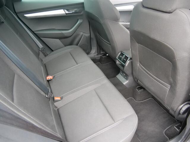 Skoda Karoq 1.5 TSI ACT 150pk Sportline Business Automaat Apple Carplay / Schuifdak / Camera / Elektrische kofferklep