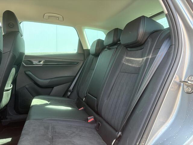 Skoda Karoq 1.5 TSI ACT Sportline Business / Automaat / Navigatie / Apple Carplay/Android Auto / Stoelverwarming voor/achter / Airco / Trekhaak geremd 1500 kg /