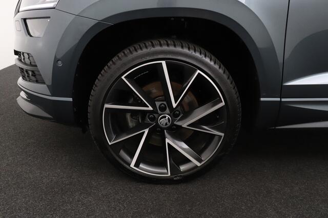 Skoda Karoq 1.5 TSI 150 PK Aut. Sportline Aut. Trekhaak Pano-dak Carplay Camera