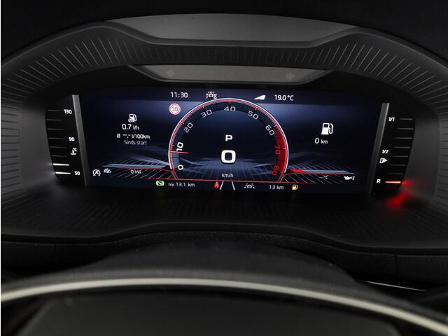 Skoda Karoq Sportline Business 1.5 TSI 150 pk 7 versn. DSG | Dode hoek sensoren | Adaptive Cruise Control | Elektrische achterklep