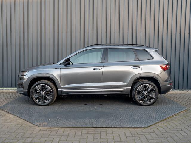 Skoda Karoq 1.5 TSI ACT Sportline Business | Elk. A-klep | Trekhaak | Keyless | Lane Assist | Camera | BlackStyle | Prijs Rijklaar!!