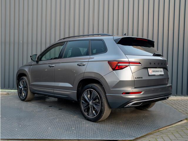 Skoda Karoq 1.5 TSI ACT Sportline Business | Elk. A-klep | Trekhaak | Keyless | Lane Assist | Camera | BlackStyle | Prijs Rijklaar!!