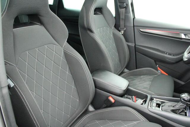 Skoda Karoq 1.5 TSI 150pk DSG ACT Sportline Business Panoramadak Trekhaak Camera Navi Virtual cockpit Clima DCC