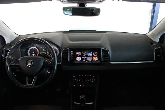 Skoda Karoq 1.5 TSI ACT Style Business Trekhaak | LED | Keyless | Camera | Stoelverw. | Carplay | Navi | Clima | 18" LMV | PDC V+A