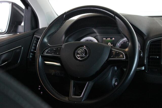 Skoda Karoq 1.5 TSI ACT Style Business Trekhaak | LED | Keyless | Camera | Stoelverw. | Carplay | Navi | Clima | 18" LMV | PDC V+A