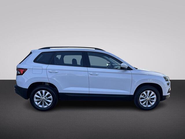 Skoda Karoq 1.0 TSI Ambition 116pk | Parkeersensoren | Cruise controle | 16 inch Lichtmetalen velgen | Extra getint glas
