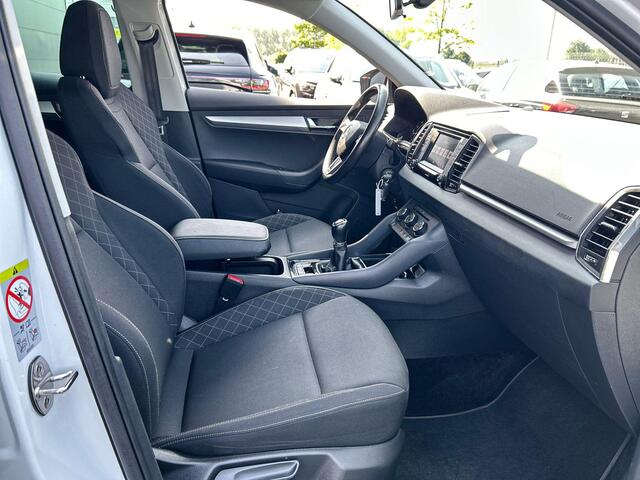 Skoda Karoq 1.0 TSI Ambition 116pk | Parkeersensoren | Cruise controle | 16 inch Lichtmetalen velgen | Extra getint glas
