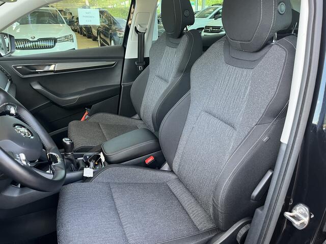 Skoda Karoq 1.5 TSI ACT Business Edition Plus / Metallic/ Led/ Camera/ Panoramadak/ Clima/ Navi/ Parkeerensoren / 17 lmv