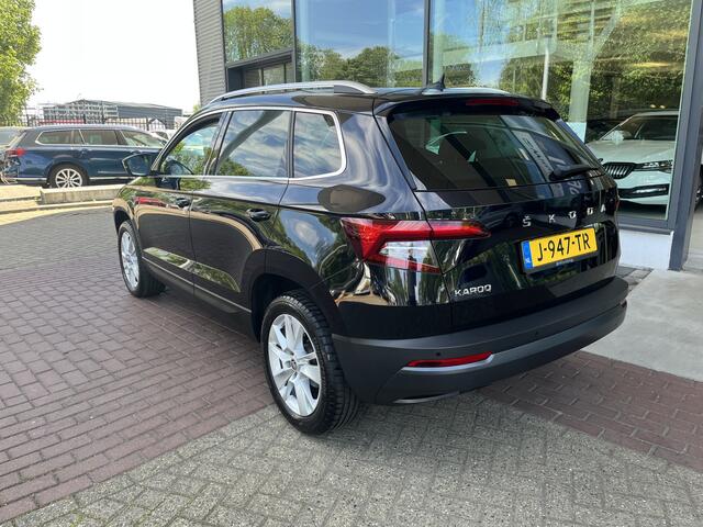 Skoda Karoq 1.5 TSI ACT Business Edition Plus / Metallic/ Led/ Camera/ Panoramadak/ Clima/ Navi/ Parkeerensoren / 17 lmv