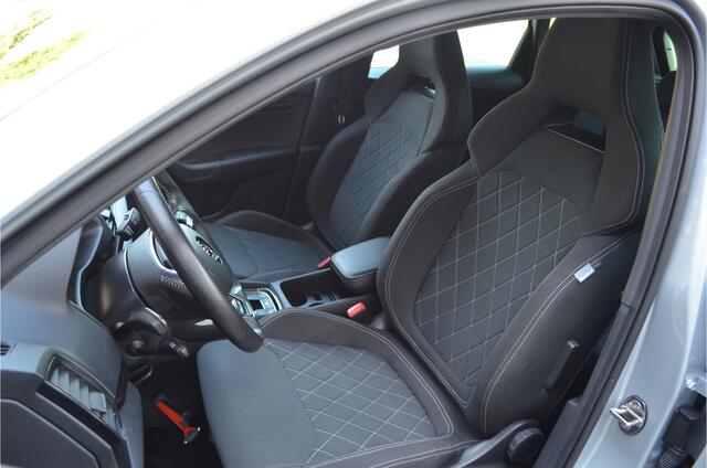 Skoda Karoq 1.5 TSI ACT Sportline CANTON | LED koplampen | a.Camera | Stuur + Stoelverwarming | Virtual cockpit | 19'' LMV