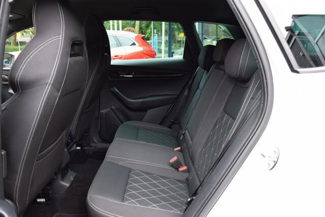 Skoda Karoq 1.5 TSI 150PK ACT Sportline Business DSG Automaat | Org. NL | BOVAG Garantie | 19'' Velgen | Virtual Cockpit | Achteruitrijcamera | Stoel/Stuur&Voorruitverwarming |