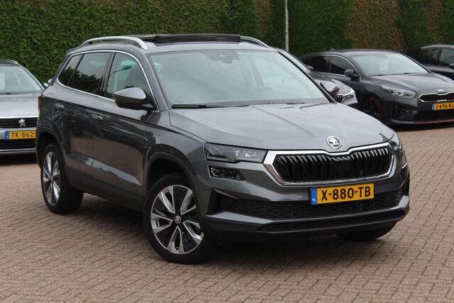 Skoda Karoq 1.5 TSI ACT Business Edition Plus / Trekhaak / Panoramadak / Navigatie / 17'' / Keyless / Virtual Cockpit / DAB / ACC / Full LED Koplampen