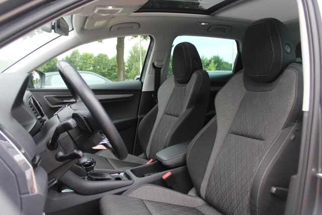 Skoda Karoq 1.5 TSI ACT Business Edition Plus / Trekhaak / Panoramadak / Navigatie / 17'' / Keyless / Virtual Cockpit / DAB / ACC / Full LED Koplampen