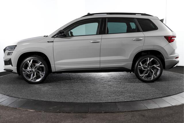 Skoda Karoq 1.5 TSI 150 PK ACT Sportline Business - Automaat | S/K-Panodak | Columbus pakket | Dig. Cockpit | Adapt. Cruise | Elek. Klep | Stuur-+Stoelverw. | Camera | NAV+App. Connect | ECC | LED | LM 19" | 3797