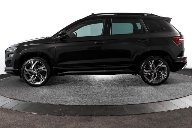 Skoda Karoq 1.5 TSI 150 PK ACT Sportline Business - Automaat | S/K-Panodak | Columbus pakket | Dig. Cockpit | Adapt. Cruise | Elek. Klep | Stuur-+Stoelverw. | Camera | NAV+App. Connect | ECC | LED | LM 19" | 3598