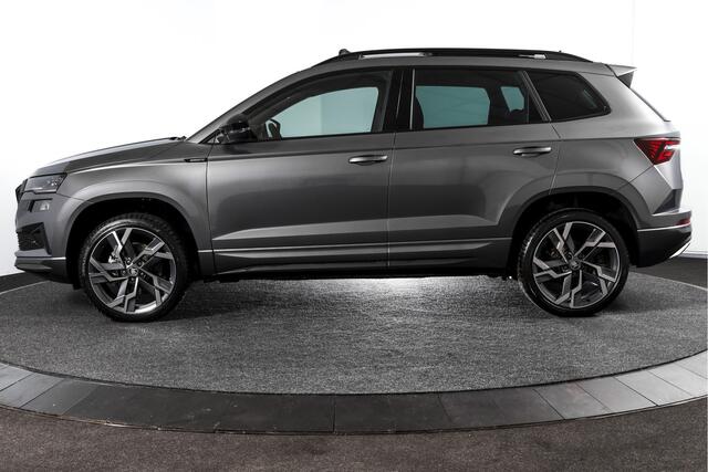 Skoda Karoq 1.5 TSI 150 PK ACT Sportline Business - Automaat | S/K-Panodak | Columbus pakket | Dig. Cockpit | Adapt. Cruise | Elek. Klep | Stuur-+Stoelverw. | Camera | NAV+App. Connect | ECC | LED | LM 19" | 3545