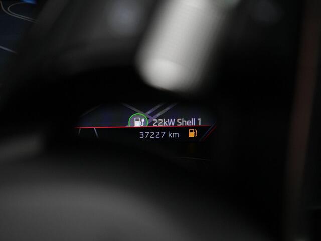 Skoda Karoq 1.5 TSI ACT 150 pk DSG Sportline Business | Panoramadak | Navigatie Columbus | Rondomzicht camera | Stuur-/achterbankverwarming | Canton | Matrix LED