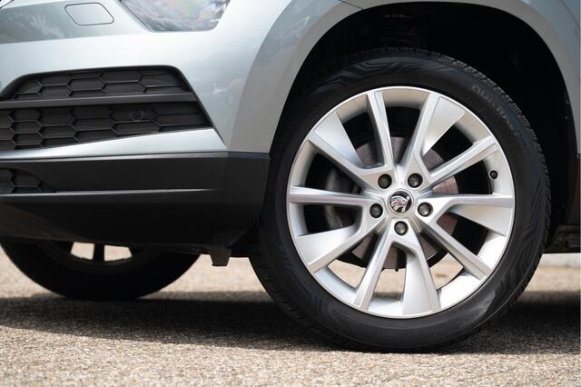 Skoda Karoq 1.0 TSI Style | Navi | Camera | Elek. Trekhaak | Adapt. Cruise | Stoelverw. | Keyless | 4season