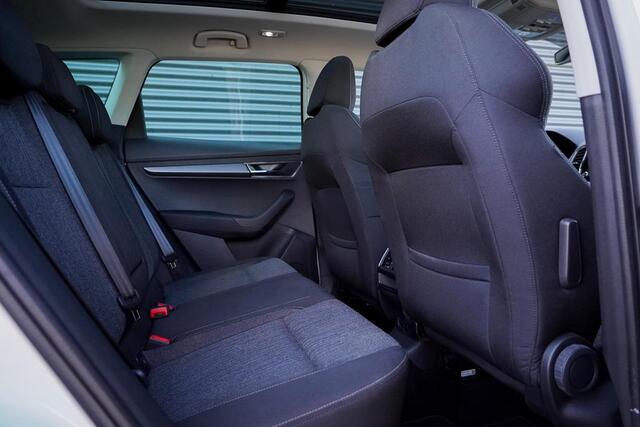 Skoda Karoq 1.5 TSI ACT Style Business / Pano / Trekhaak / Adaptive Cruise